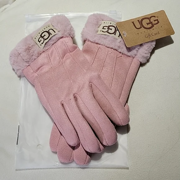 New with tags, UGG pink gloves - Picture 2 of 3